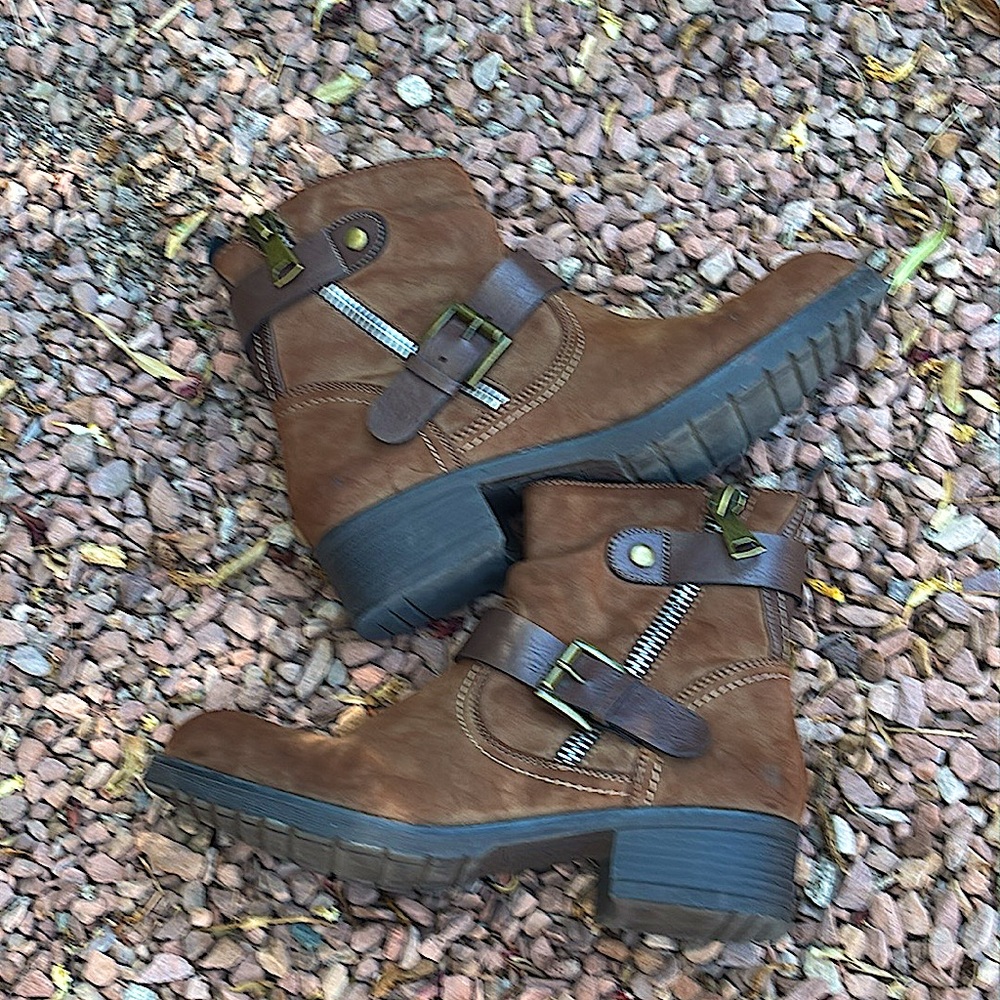 Dunes Max Suede Leather Boots Women’s Size 8.5 Tan